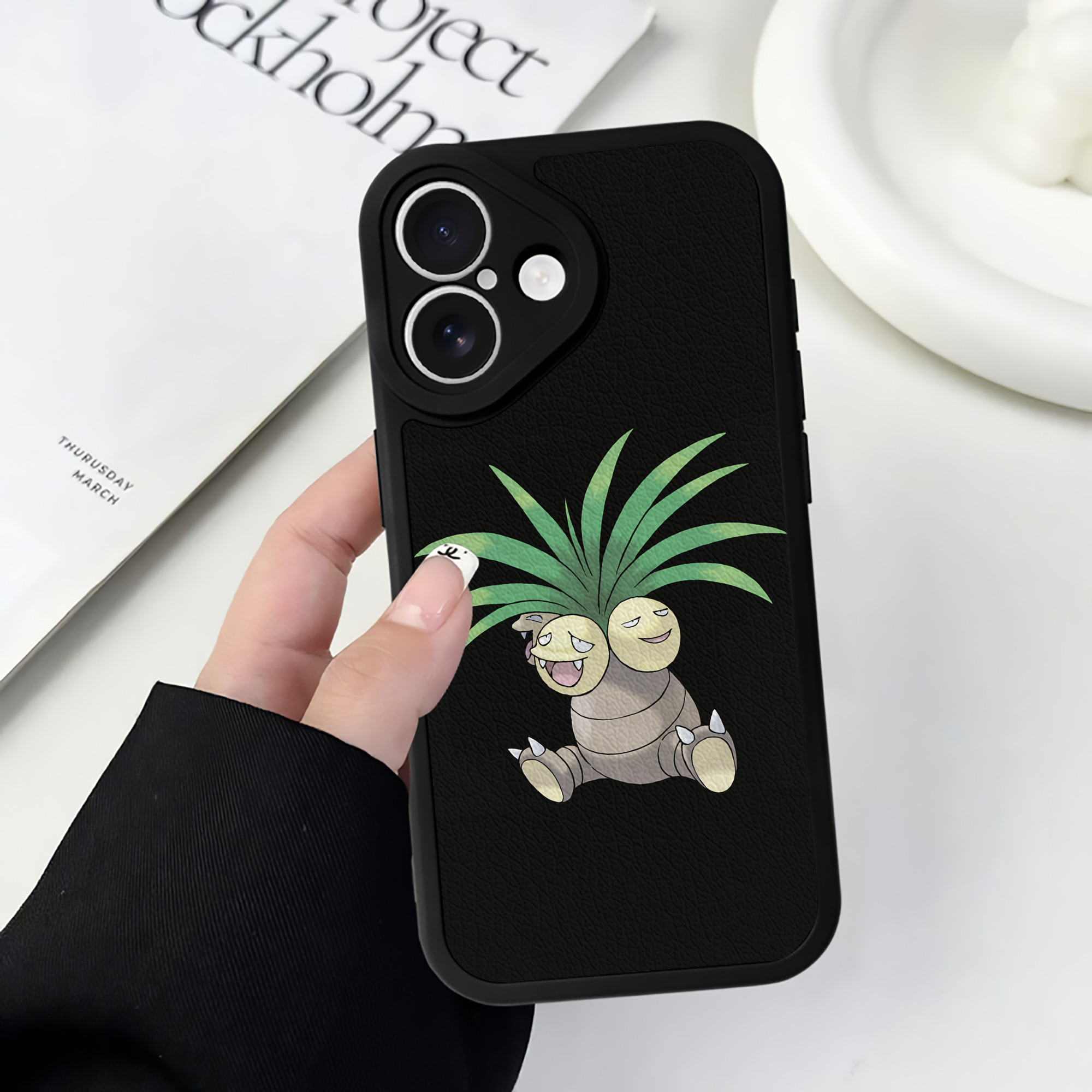 （画像用） ポケットモンスター Pokémon 【iPhone 16シリーズ対応】シリコンスマホケース（レザー調） 材質：シリコン